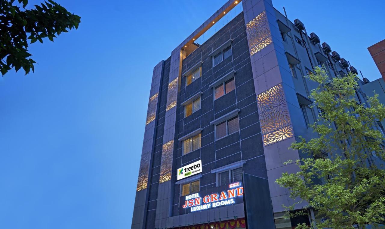فندق Treebo Trend Jsn Grand Vijayawāda المظهر الخارجي الصورة